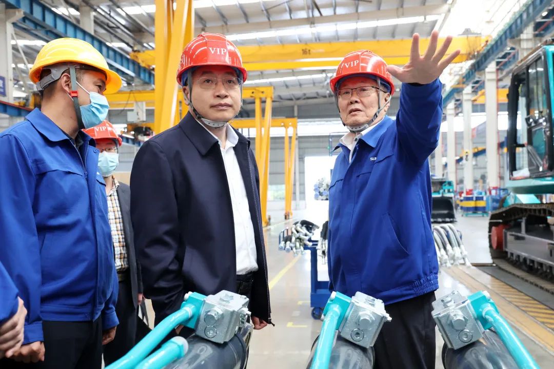 20220418151630_99183 中铁二十局党委书记、董事长雷位冰带队造访不朽情缘-官方网站智能