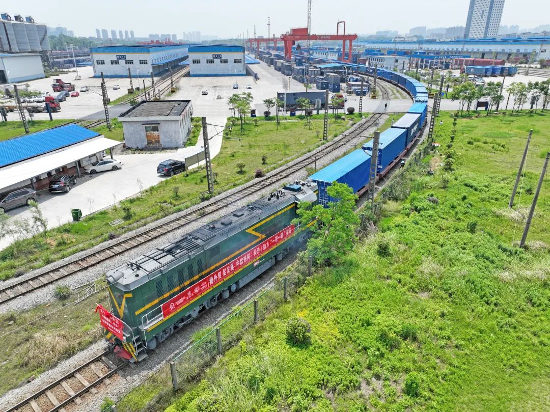 持续进军国际市。≈信钒嗔校ǔど常┎恍嗲樵-官方网站智能专列成功首发