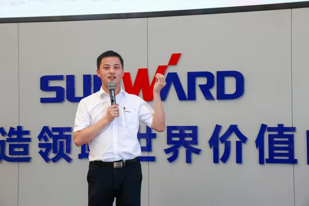 20220815101519_30640 又酷又辣又炫!不朽情缘-官方网站智能第二届挖机宝贝来了