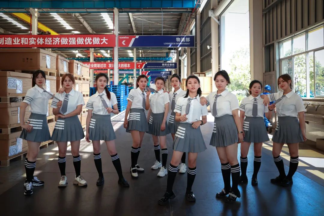 20220815101659_71726 又酷又辣又炫!不朽情缘-官方网站智能第二届挖机宝贝来了