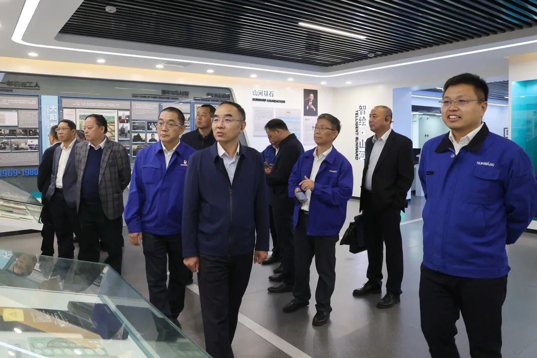 强强结合，夯实湖南工程建设湘军！不朽情缘-官方网站智能与湖南路桥签定战术合作和谈