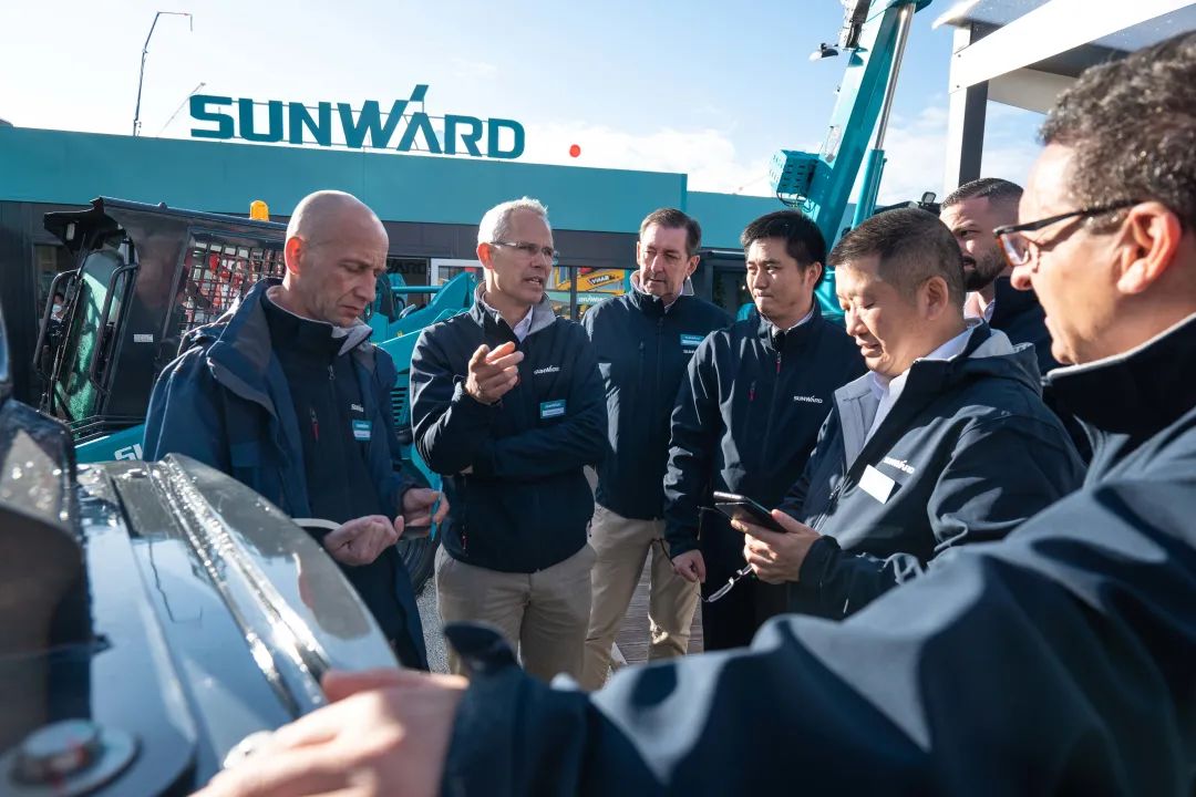 20221102092221_26089 Bauma 2022 | 一组火热现场图带您沉温不朽情缘-官方网站智能德国宝马展之旅