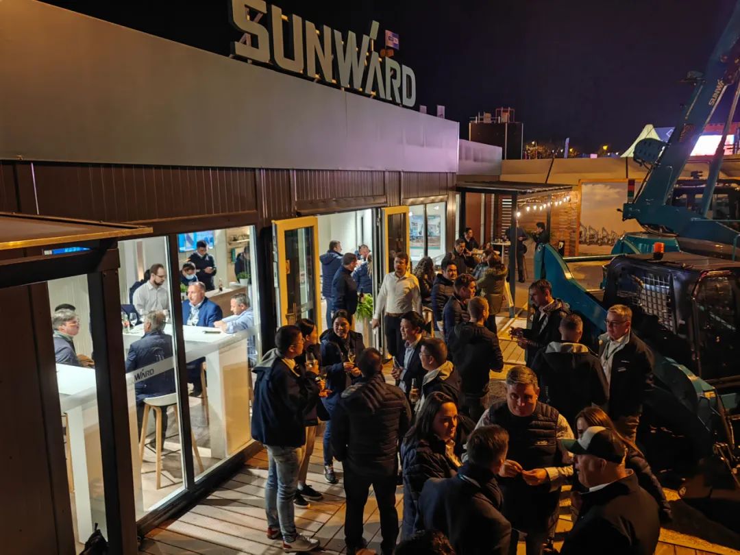 20221102093008_45394 Bauma 2022 | 一组火热现场图带您沉温不朽情缘-官方网站智能德国宝马展之旅