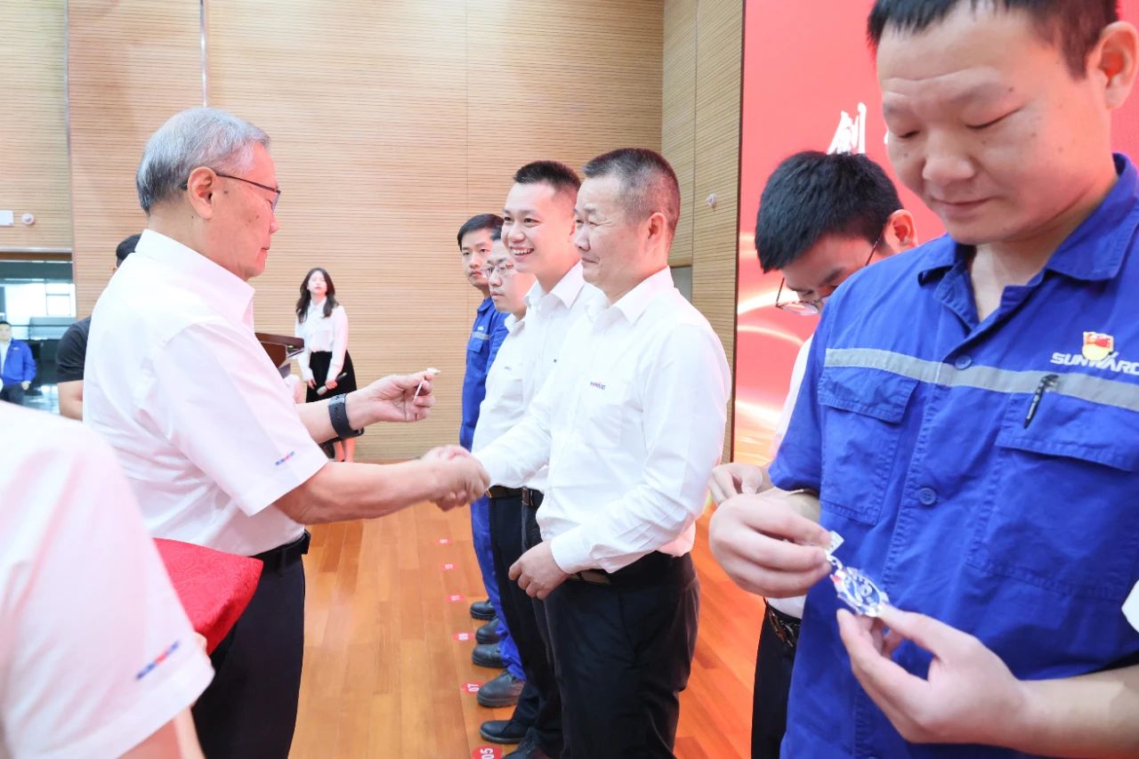 强信心 聚合力 共建美好家园——庆祝不朽情缘-官方网站智能成立24周年赞美大会隆沉召开