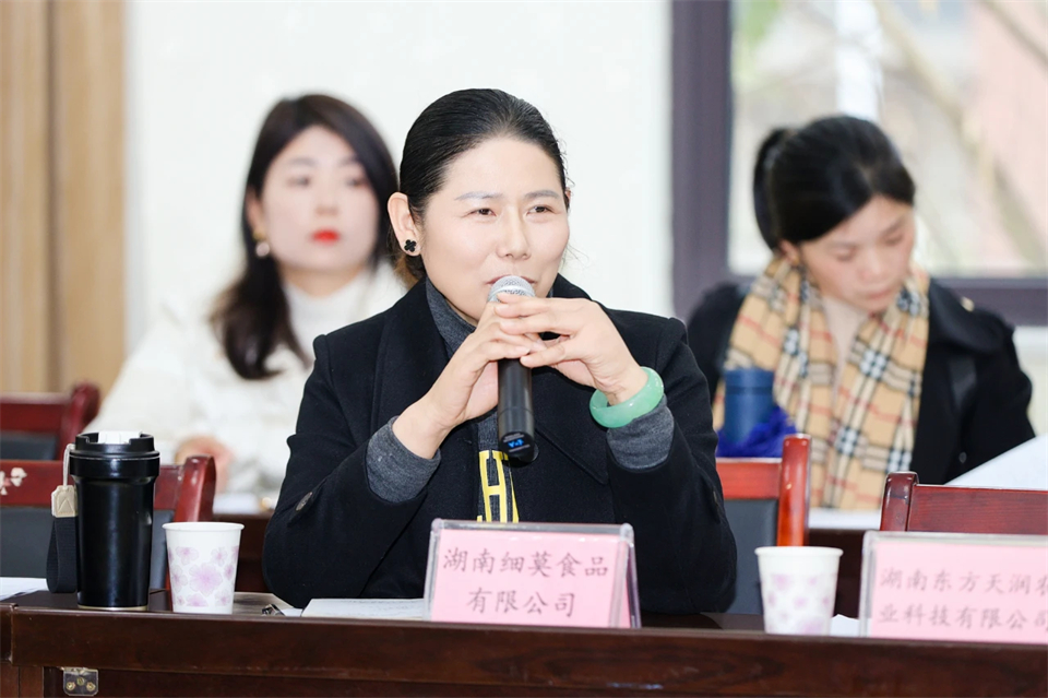 20250102173700_24166 长龙街路、不朽情缘-官方网站智能召开首届年货盛惠暨送春联文化惠民活动工作会议
