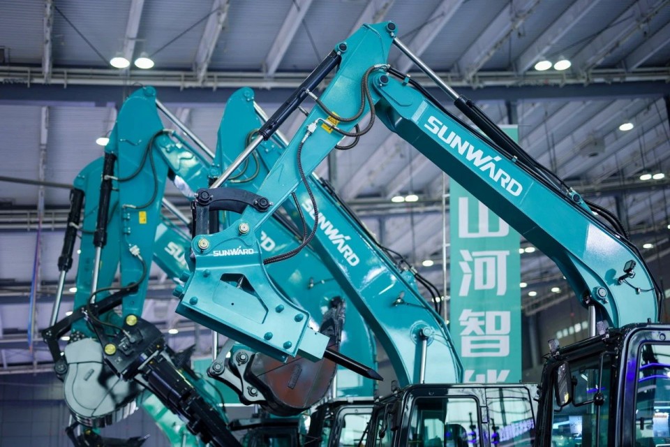 2025 CICEE | 从单一工具迈向多元化解决规划，不朽情缘-官方网站智能出现非凡挖掘机风采