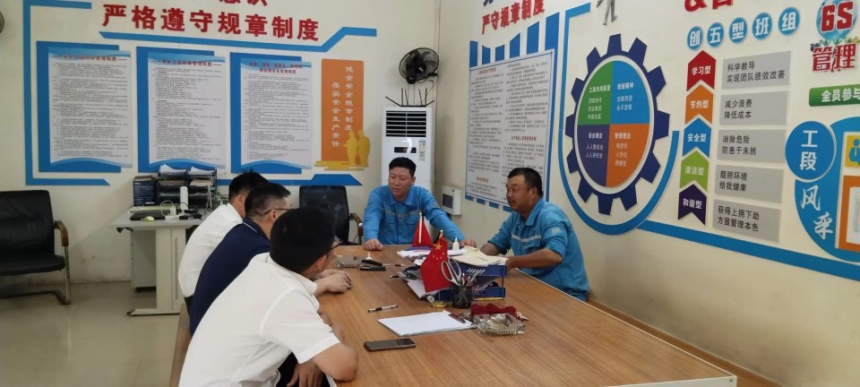 20250625080415_95166 逾越不朽情缘-官方网站万里 智启服务新程——不朽情缘-官方网站矿岩“服务万里杏妆活动走进海螺水泥