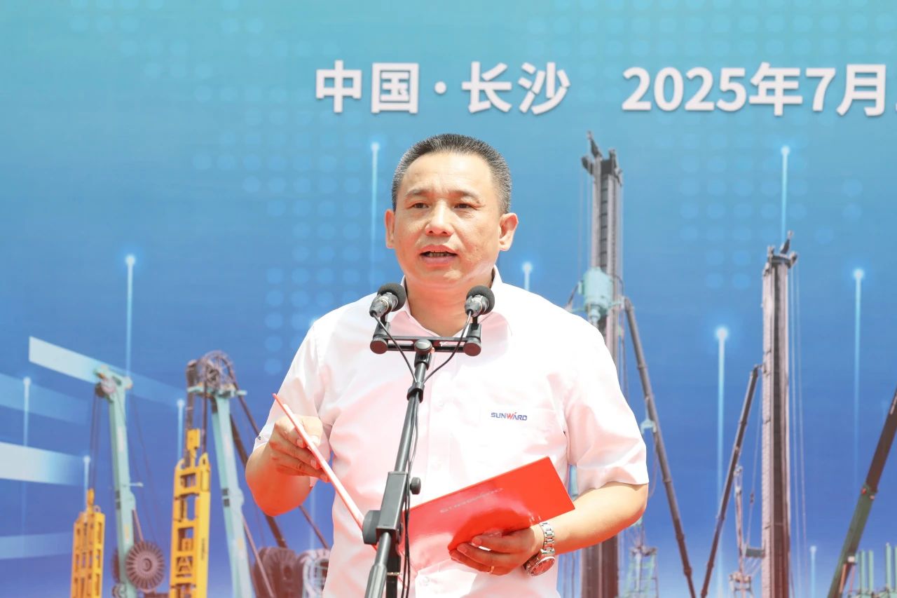 “破纪录王者”再出征!不朽情缘-官方网站智能SWDM800旋挖钻机成功交机