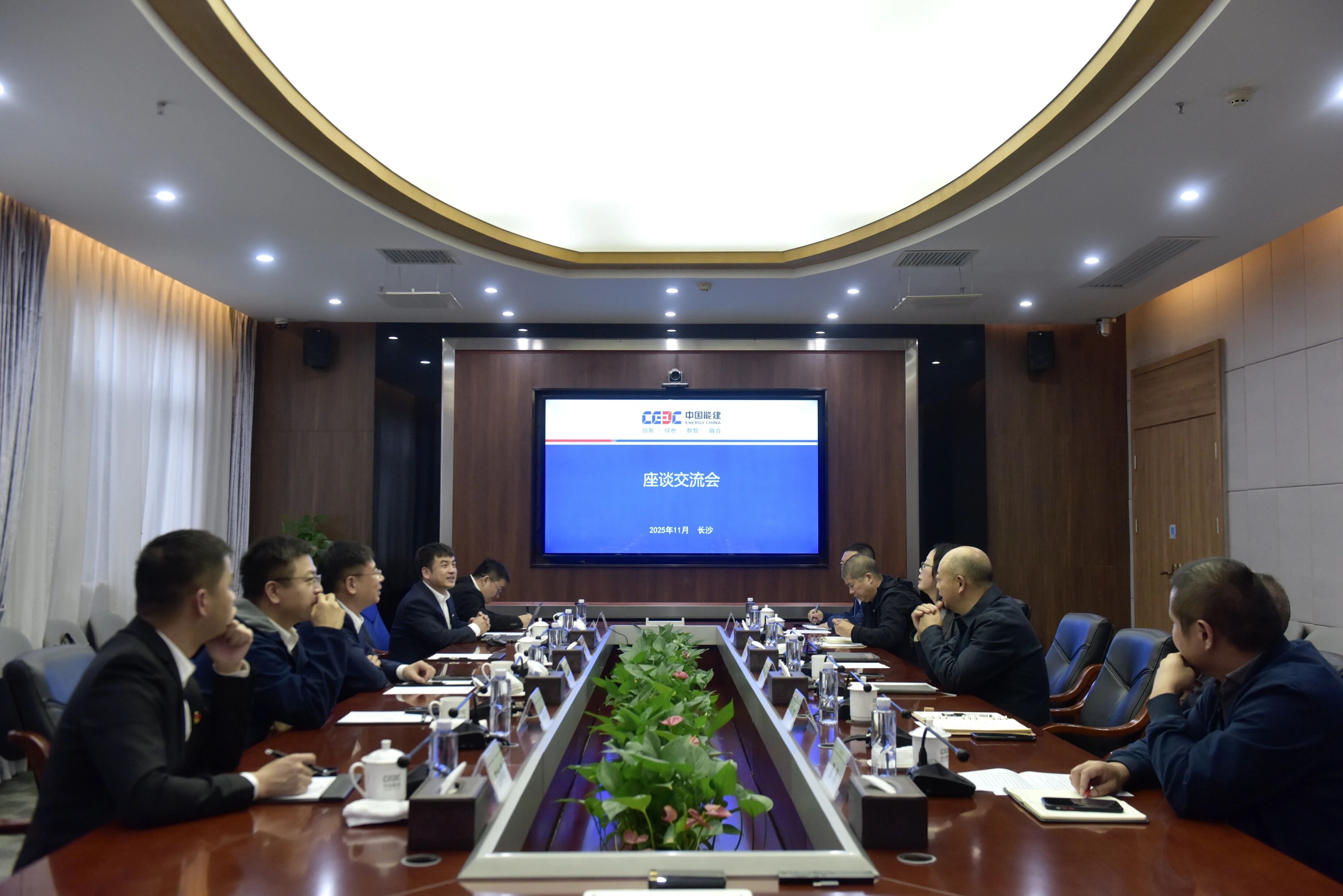 不朽情缘-官方网站智能与易普力发展座谈互换，谱写互利共赢新篇章